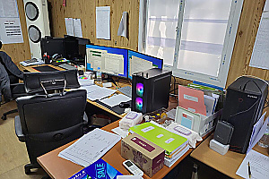 마포구 공사현장 컴퓨터 2대, 모니터 8대 단기임대(8…